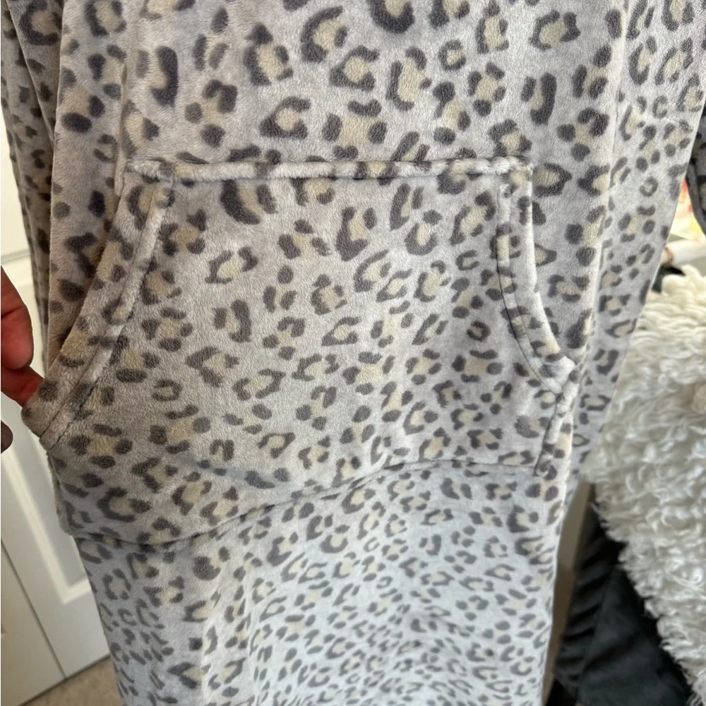 32 Degrees Gray Leopard Print Hooded Pajama - Picture 2 of 4